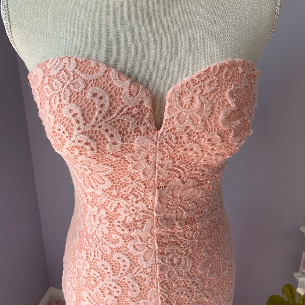 Long elegant Lace spandex dress 💕size S